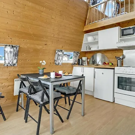 1 Bedroom Beautiful In * 콜딩