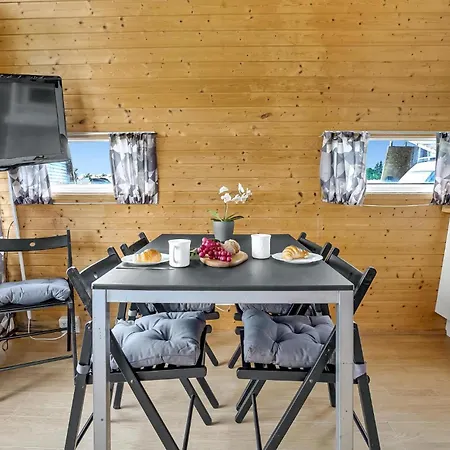 بيت للعطل 1 Bedroom Beautiful In